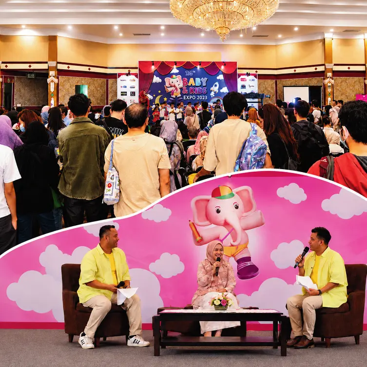 Aktivasi brand di panggung Baby & Kids Expo